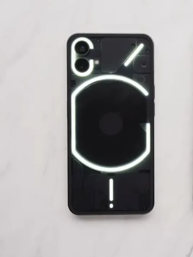 nothing-phone-2-glyph-interface-feat